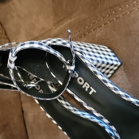 REPORT Pamela Fabric Gingham Ankle Strap Open Toe Block Sandals - Picture 3 of 7